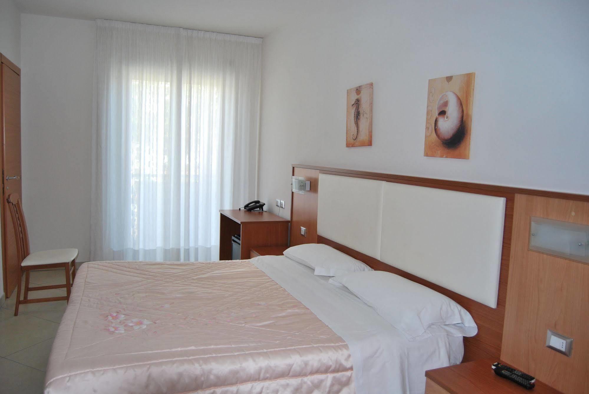 Hotel Europa Nereto Ngoại thất bức ảnh