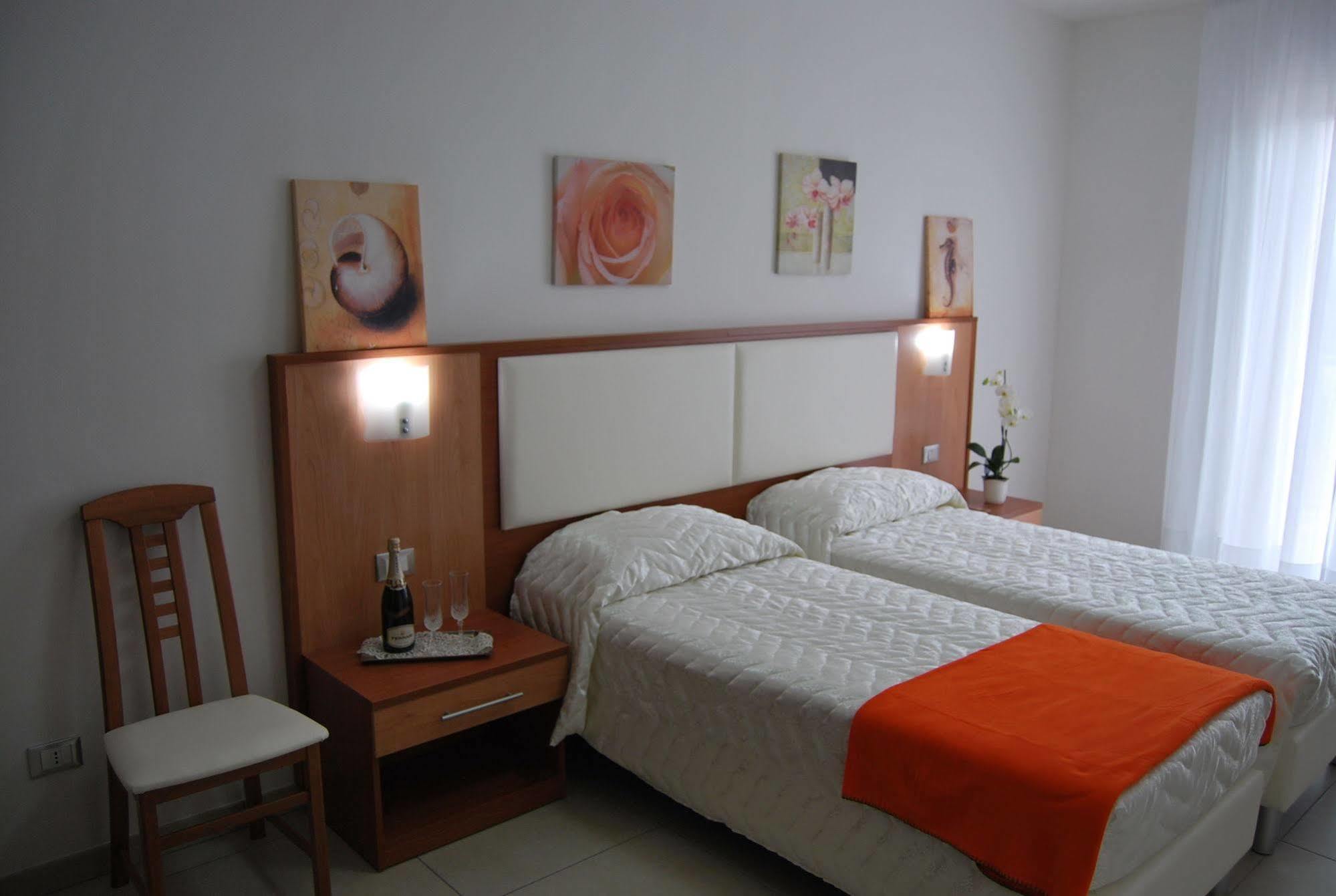 Hotel Europa Nereto Ngoại thất bức ảnh